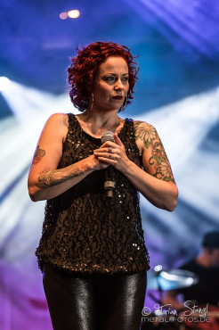 anneke-van-giersbergen-summer-breeze-2014-15-8-2014_0056
