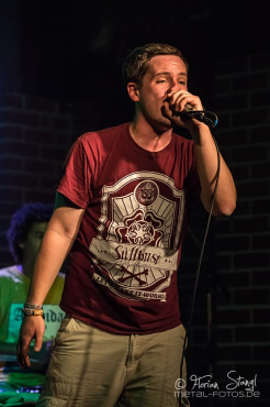 money-left-to-burn-rockfabrik-nuernberg-01-09-2013-28