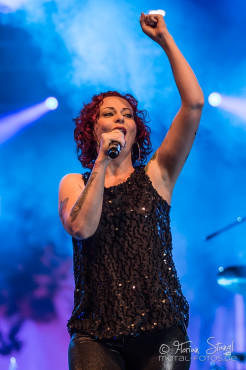 anneke-van-giersbergen-summer-breeze-2014-15-8-2014_0021