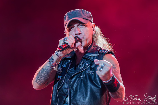 accept-bang-your-head-18-7-2015_0001