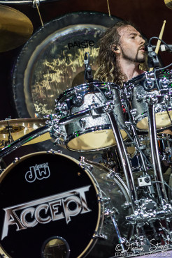 accept-bang-your-head-18-7-2015_0097