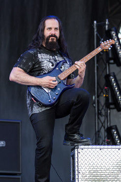 dream-theater-bang-your-head-18-7-2015_0046