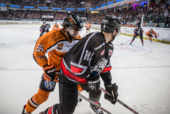 thomas-sabo-ice-tiger-vs-grizzlys-wolfsburg-arena-nuernberg-10-04-2016_0081