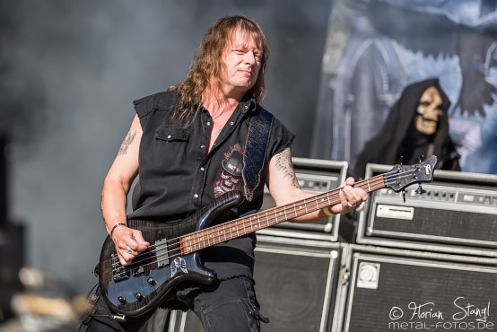 grave-digger-out-loud-04-06-2015_0009