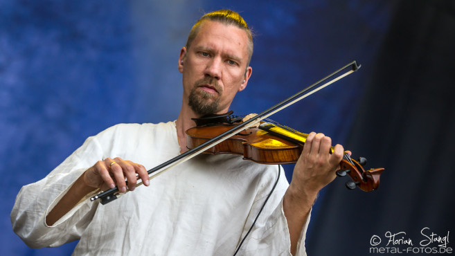 korpiklaani-summer-breeze-2016-20-08-2016_0039