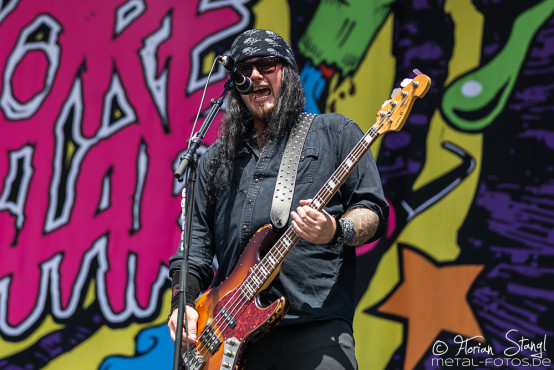 hardcore-superstar-bang-your-head-16-7-2015_0026