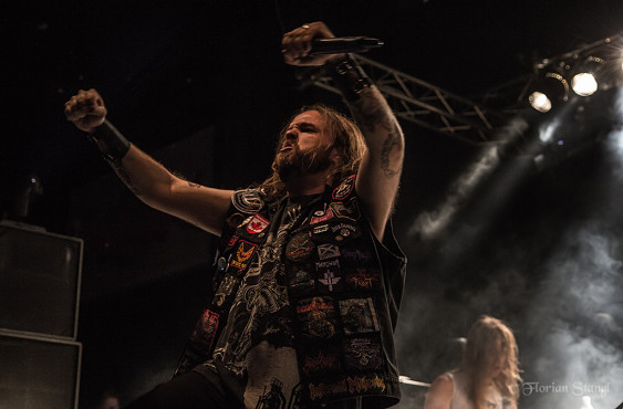 3-inches-of-blood-12-10-2012-musichall-geiselwind-30