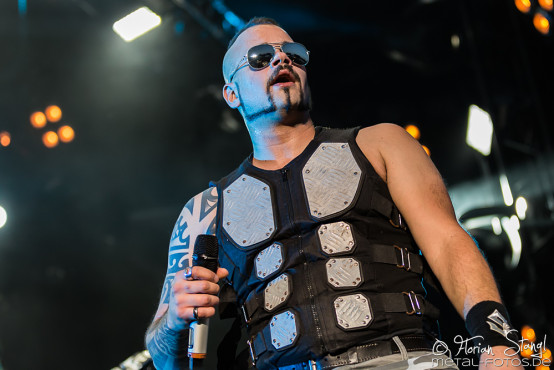 sabaton-bang-your-head-16-7-2015_0057