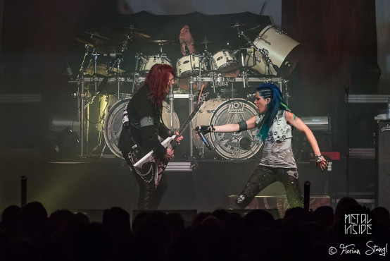 arch-enemy-eventhalle-geiselwind-12-12-2014_0045