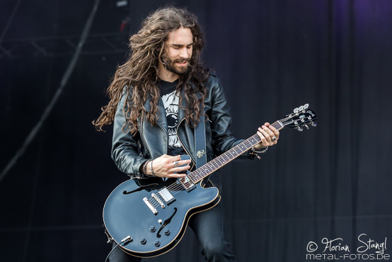slash-feat-myles-kennedy-rock-im-park-07-06-2015_0023