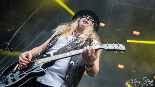 korpiklaani-summer-breeze-2016-20-08-2016_0022