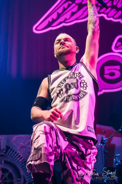 five-finger-death-punch-zenith-muenchen-14-11-2013_56