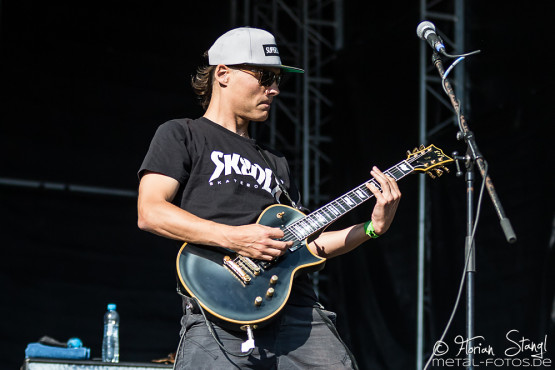 dog-eat-dog-masters-of-rock-10-7-2015_0049
