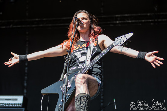 crucified-barbara-masters-of-rock-11-7-2015_0020