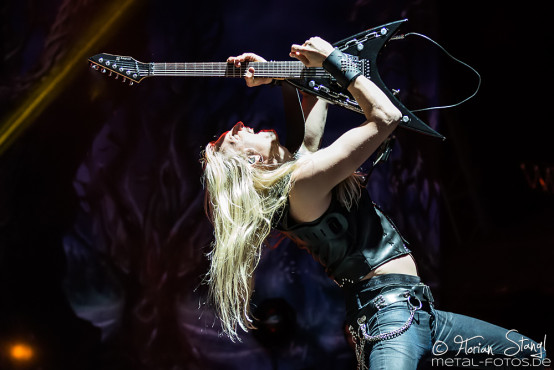 hammerfall-masters-of-rock-10-7-2015_0002