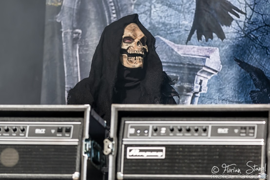 grave-digger-out-loud-04-06-2015_0010