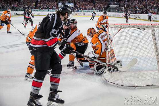 thomas-sabo-ice-tiger-vs-grizzlys-wolfsburg-arena-nuernberg-10-04-2016_0095