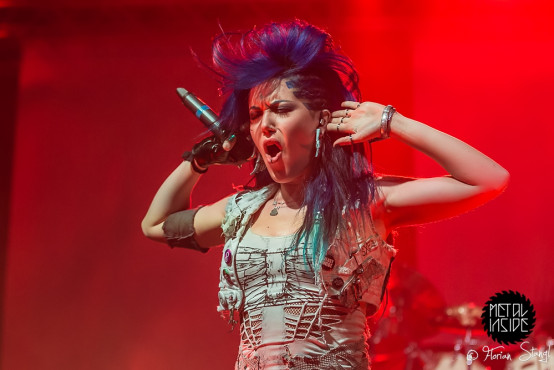 arch-enemy-eventhalle-geiselwind-12-12-2014_0050
