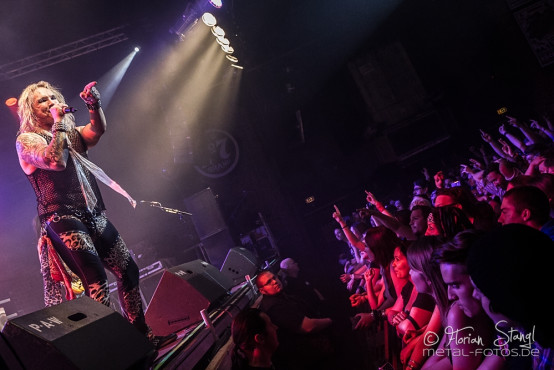 steel-panther-rockfabrik-nuernberg-22-6-2014_0043