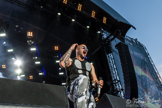 sabaton-bang-your-head-16-7-2015_0054