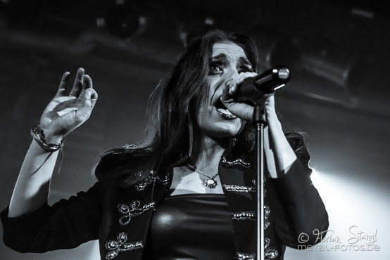 teodasia-backstage-muenchen-26-10-2013_16