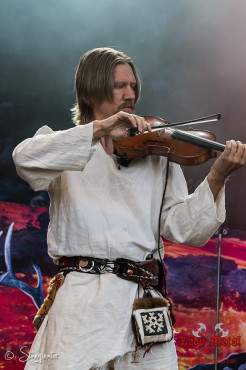korpiklaani-summer-breeze-2013-15-08-2013-08