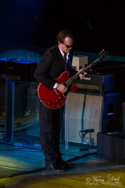 joe-bonamassa-2013-world-tour-meistersingerhalle-nuernberg-11-03-2013-42