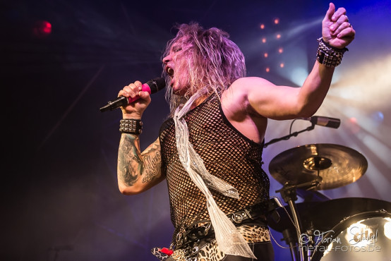 steel-panther-rockfabrik-nuernberg-22-6-2014_0014