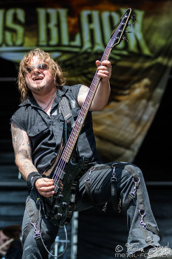 serious-black-masters-of-rock-10-7-2015_0048