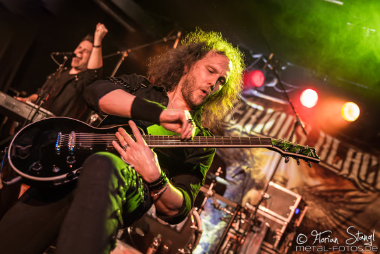 serious-black-rock-for-one-world-05-03-2016_0039