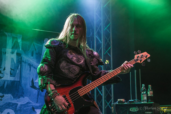 orden-ogan-1-12-2012-musichall-geiselwind-30