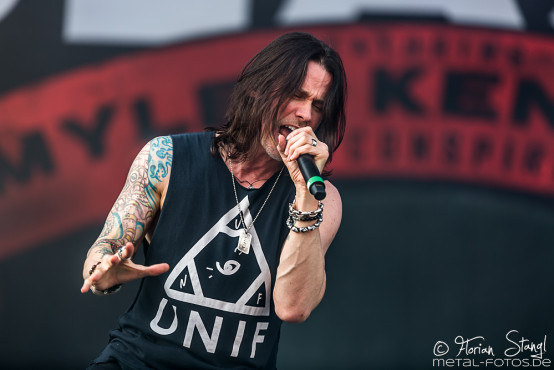 slash-feat-myles-kennedy-rock-im-park-07-06-2015_0034