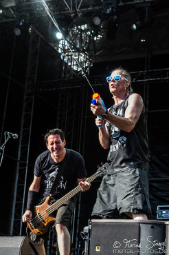 dog-eat-dog-masters-of-rock-10-7-2015_0011