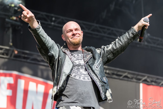 five-finger-death-punch-rockavaria-30-05-2015_0024