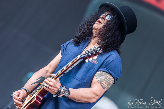 slash-feat-myles-kennedy-rock-im-park-07-06-2015_0043