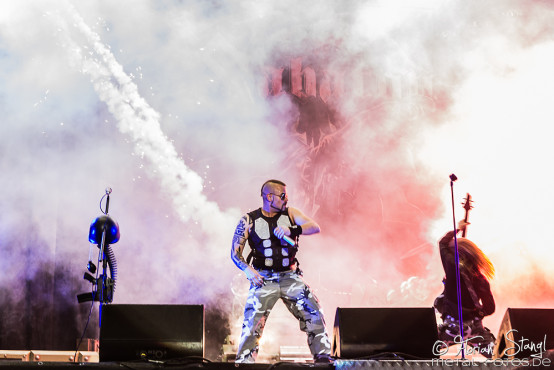 sabaton-bang-your-head-16-7-2015_0020