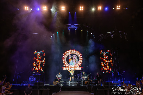 Melissa-Naschenweng-Arena-Nuernberg-8-5-2025_0029