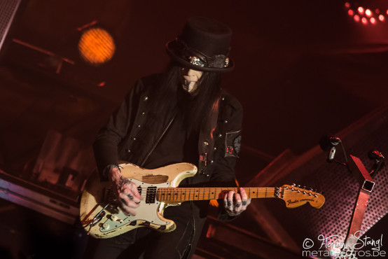 motley-crue-hanns-martin-schleyer-halle-stuttgart-8-11-2015_0035