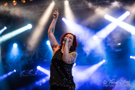 anneke-van-giersbergen-summer-breeze-2014-15-8-2014_0015