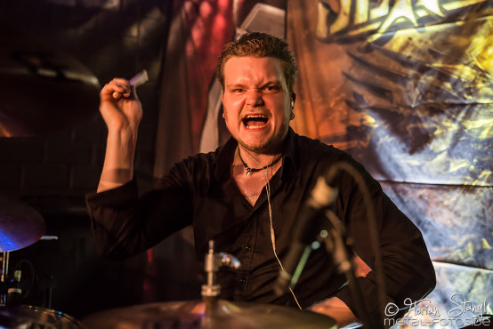 serious-black-rock-for-one-world-05-03-2016_0008