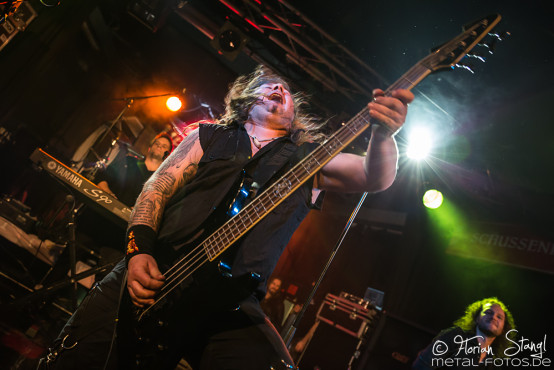 serious-black-rock-for-one-world-05-03-2016_0046