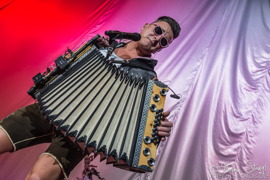 andreas-gabalier-arena-nuernberg-01-10-2015_0004