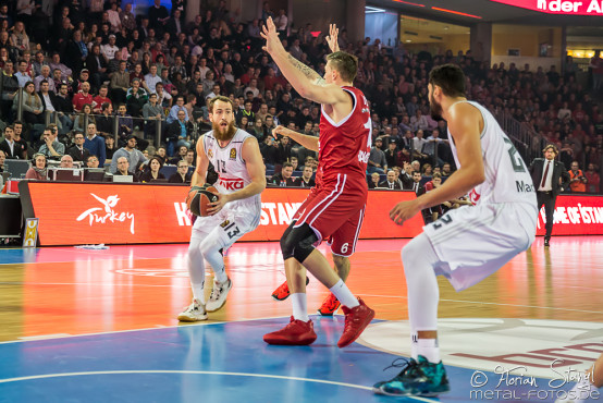 brose-baskets-real-madrid-arena-nuernberg-25-02-2016_0034