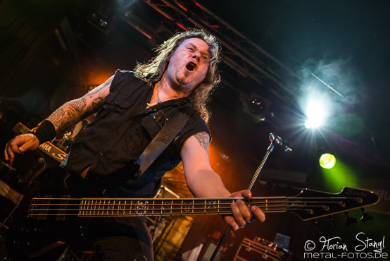 serious-black-rock-for-one-world-05-03-2016_0003