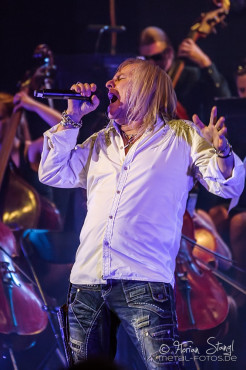 mick-box-bernie-shaw-rock-meets-classic-arena-nuernberg-13-03-2014_0026