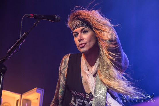 steel-panther-rockfabrik-nuernberg-22-6-2014_0003