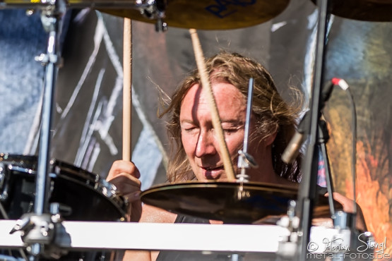grave-digger-out-loud-04-06-2015_0043
