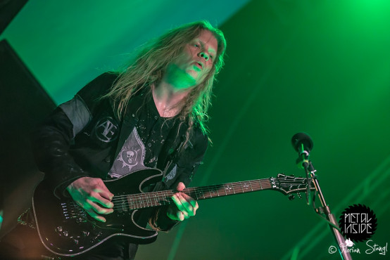 arch-enemy-eventhalle-geiselwind-12-12-2014_0070
