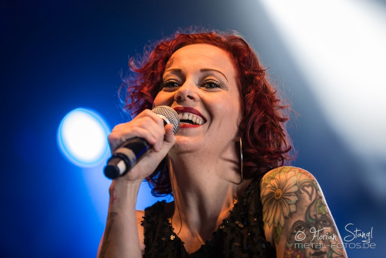 anneke-van-giersbergen-summer-breeze-2014-15-8-2014_0001