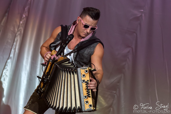 andreas-gabalier-arena-nuernberg-01-10-2015_0011